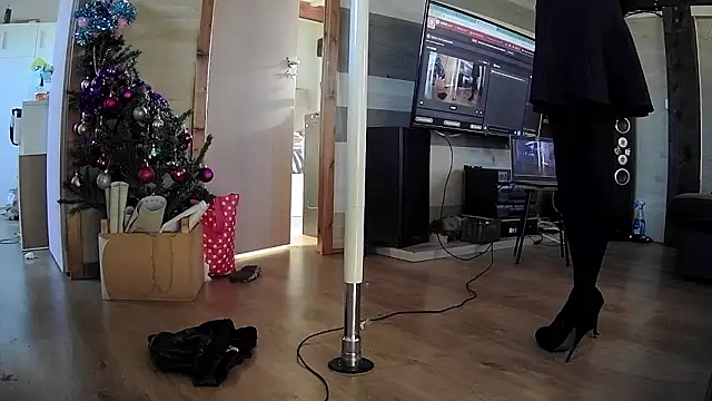 FLakiReve online show from 12.18.25