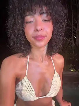 Snapshot of OSHUN_ chatting on 01.16.26 OSHUN online show from 01.16.26