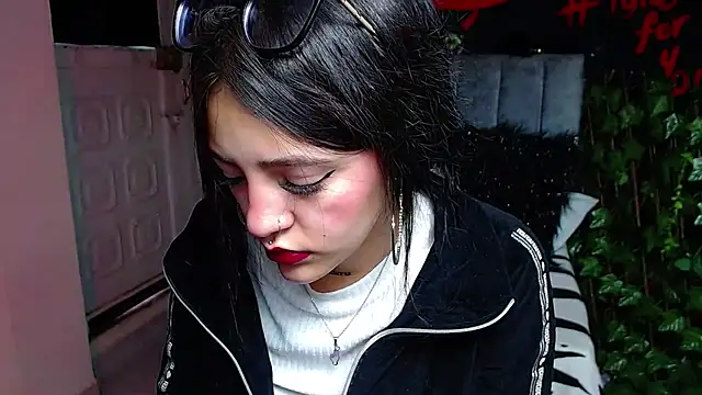 Violettasquirt online show from 04.16.26