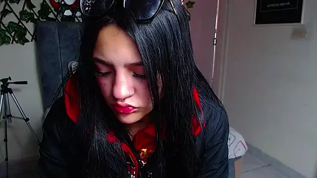 Violettasquirt online show from 06.11.26