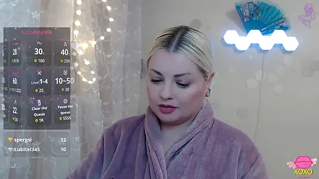 JewellKiss7 online show from 11.25.25