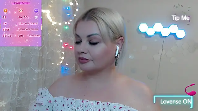 JewellKiss7 online show from 07.31.26