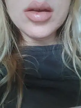 Snapshot of Linda_999 chatting on 02.01.25 Linda 999 online show from 02.01.25