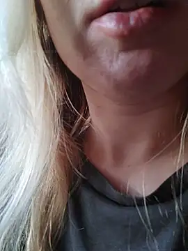 Snapshot of Linda_999 chatting on 02.24.25 Linda 999 online show from 02.24.25