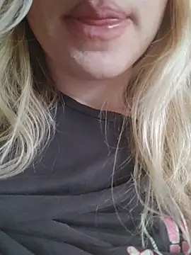 Snapshot of Linda_999 chatting on 03.02.25 Linda 999 online show from 03.02.25