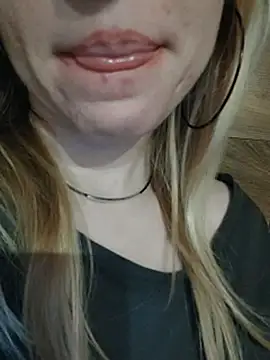 Snapshot of Linda_999 chatting on 03.09.25 Linda 999 online show from 03.09.25