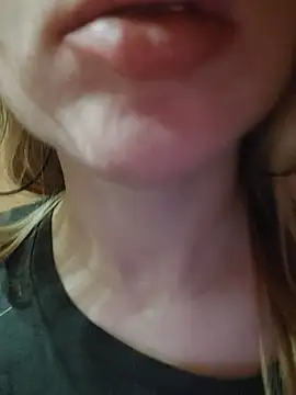 Snapshot of Linda_999 chatting on 03.10.25 Linda 999 online show from 03.10.25