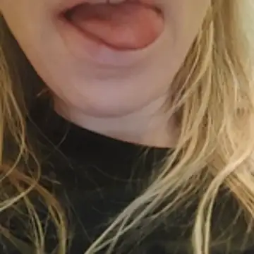 Snapshot of Linda_999 chatting on 11.16.25 Linda 999 online show from 11.16.25