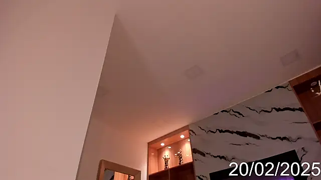 Isabel Escorcia online show from 02.20.25