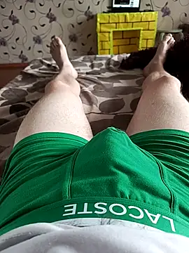 Snapshot of red_red00 chatting on 03.19.25 red red00 online show from 03.19.25