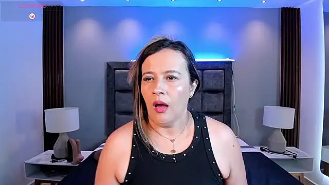 Snapshot of Susann_Ross chatting on 07.17.26 Susann Ross online show from 07.17.26