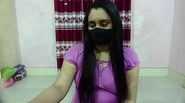 Snapshot of LovelyRose69 chatting on 01.04.25 LovelyRose69 online show from 01.04.25