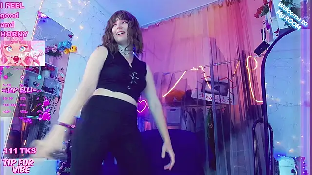 Snapshot of Toxic_Ellies chatting on 12.18.24 Toxic Ellies online show from 12.18.24