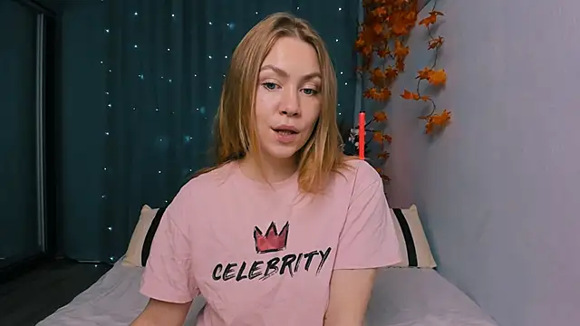 InsatiableFoxX online show from 10.29.25