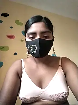 Snapshot of Lina-Rose chatting on 03.05.25 Lina-Rose online show from 03.05.25