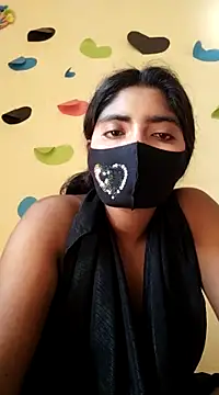 Snapshot of Lina-Rose chatting on 03.07.25 Lina-Rose online show from 03.07.25