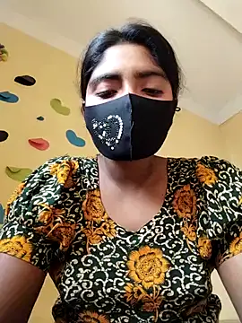 Snapshot of Lina-Rose chatting on 03.08.25 Lina-Rose online show from 03.08.25