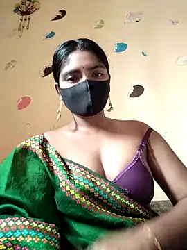 Snapshot of Lina-Rose chatting on 09.11.25 Lina-Rose online show from 09.11.25