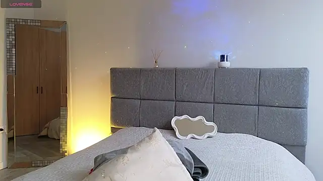 Soffimoon  online show from 04.13.26