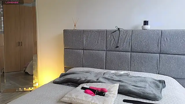 Soffimoon  online show from 05.11.26