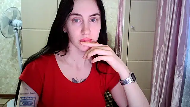 Snapshot of MilanaXBeauty chatting on 01.16.25 MilanaXBeauty online show from 01.16.25