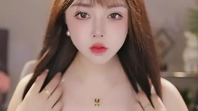 Qiaoqiao  online show from 02.25.26