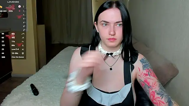 Witch Lady online show from 06.17.26