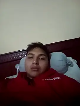 Snapshot of LoganFinds chatting on 10.16.25 LoganFinds online show from 10.16.25