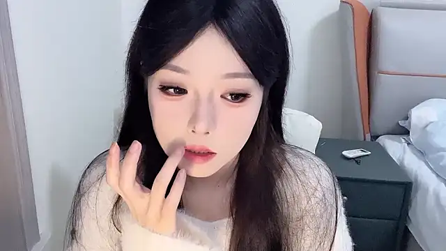 Snapshot of Q-ing chatting on 01.23.25 Q-ing online show from 01.23.25