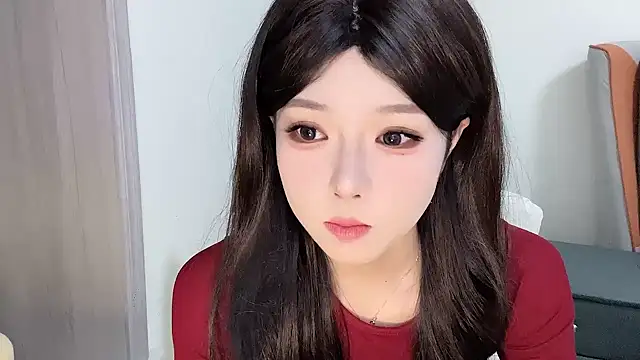 Snapshot of Q-ing chatting on 02.13.25 Q-ing online show from 02.13.25