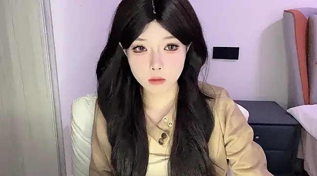 Snapshot of Q-ing chatting on 03.10.25 Q-ing online show from 03.10.25