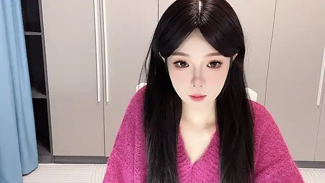 Snapshot of Q-ing chatting on 10.14.25 Q-ing online show from 10.14.25