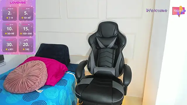 Snapshot of MEGANTARLY09 chatting on 10.12.25 MEGANTARLY09 online show from 10.12.25