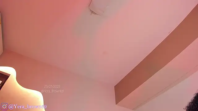 Snapshot of yerabrown69 chatting on 01.24.25 yerabrown69 online show from 01.24.25