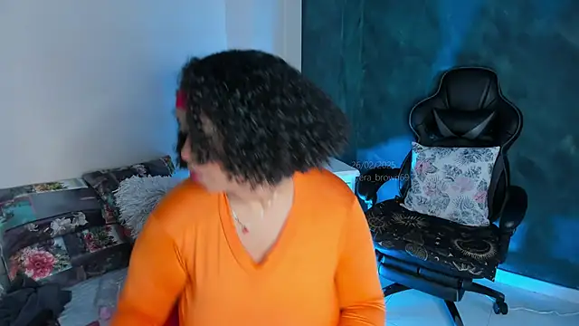 Snapshot of yerabrown69 chatting on 02.26.25 yerabrown69 online show from 02.26.25