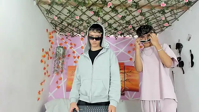 Snapshot of Fresahot2005 chatting on 03.17.25 Fresahot2005 online show from 03.17.25