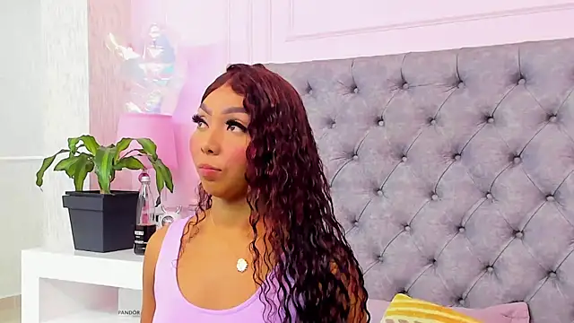 Snapshot of HaileeRoberts chatting on 07.21.26 HaileeRoberts online show from 07.21.26