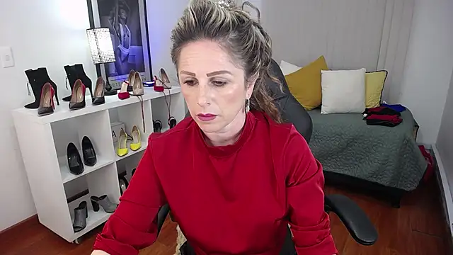 Snapshot of Victoria_collins_1 chatting on 01.08.25 Victoria collins 1 online show from 01.08.25