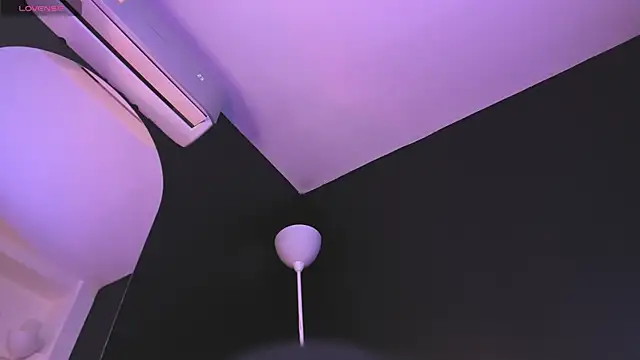 Snapshot of ALICEPOIXXXON chatting on 02.05.25 ALICEPOIXXXON online show from 02.05.25