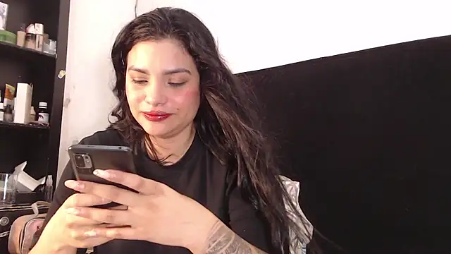 lolaa staars online show from 01.26.25