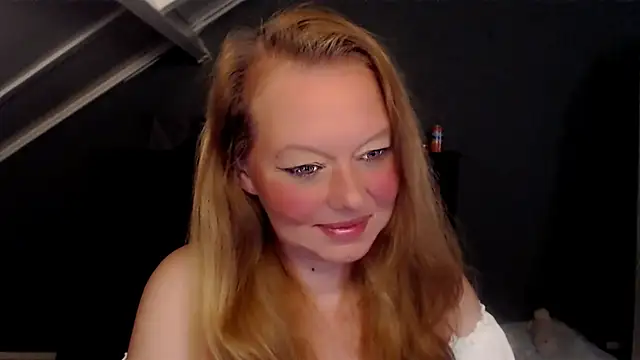 Snapshot of roxanna24 chatting on 05.16.26 roxanna24 online show from 05.16.26