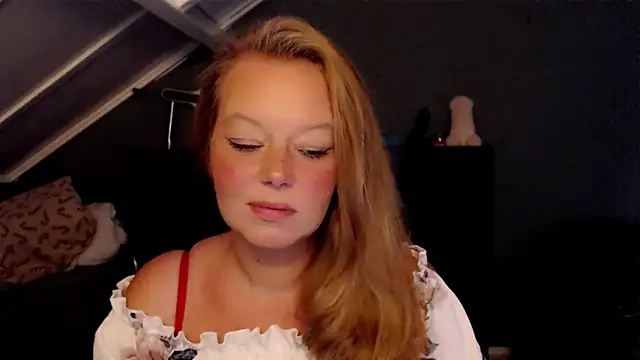 Snapshot of roxanna24 chatting on 05.31.26 roxanna24 online show from 05.31.26