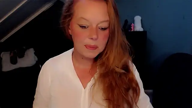 Snapshot of roxanna24 chatting on 06.01.26 roxanna24 online show from 06.01.26