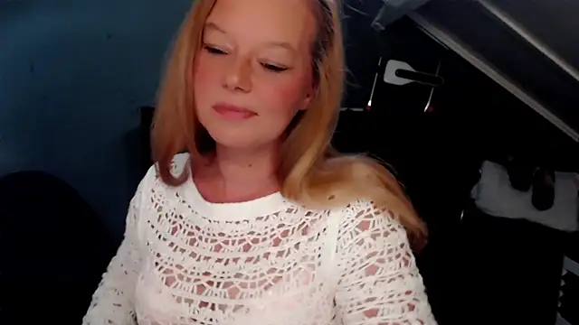Snapshot of roxanna24 chatting on 06.02.26 roxanna24 online show from 06.02.26