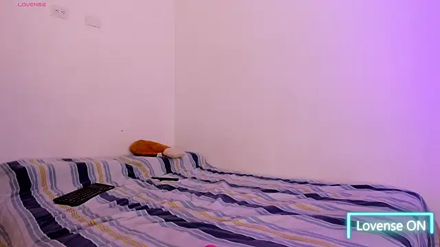 Apriilpeach  online show from 01.16.25