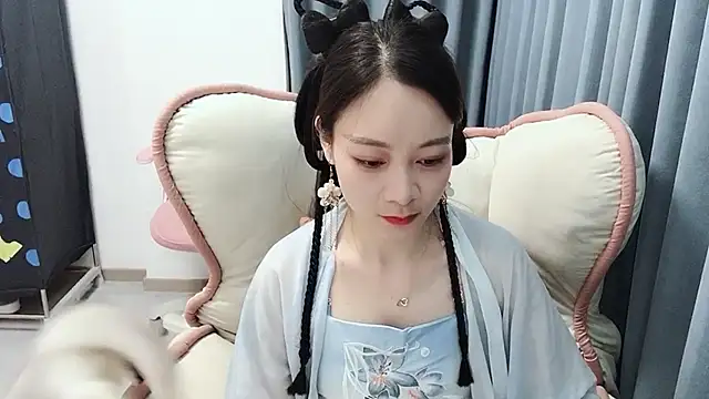 Snapshot of amy-jini chatting on 09.25.25 amy-jini online show from 09.25.25