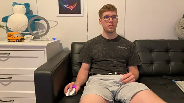 Snapshot of BlueEyedTallGuy94 chatting on 12.24.24 BlueEyedTallGuy94 online show from 12.24.24