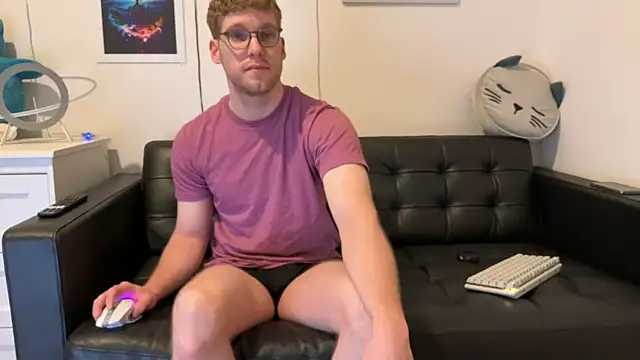 Snapshot of BlueEyedTallGuy94 chatting on 12.27.24 BlueEyedTallGuy94 online show from 12.27.24