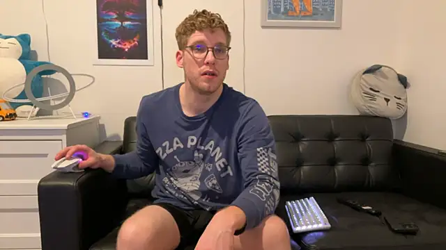 Snapshot of BlueEyedTallGuy94 chatting on 12.29.24 BlueEyedTallGuy94 online show from 12.29.24