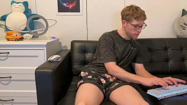 Snapshot of BlueEyedTallGuy94 chatting on 01.09.25 BlueEyedTallGuy94 online show from 01.09.25